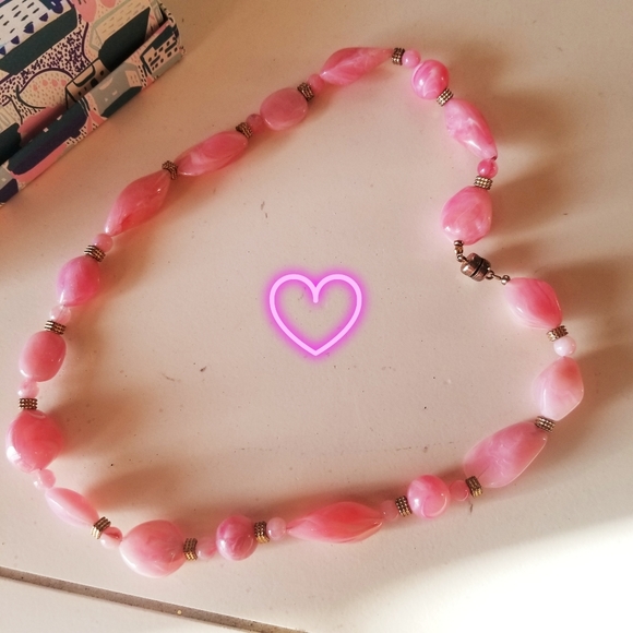 SOLD Vintage baby pink beaded costume necklace - Picture 3 of 6